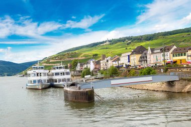 Ren Nehri ve Ruedesheim am Rhein