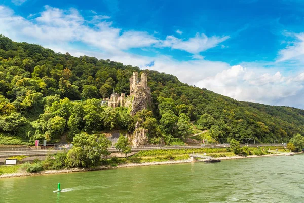 Romantische Burg im Rheintal — Stockfoto