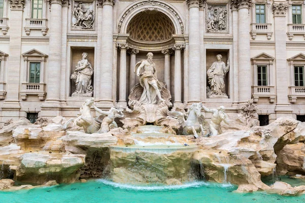 Fontaine di Trevi à Rome — Photo