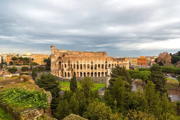 Legendäres kolosseum in rom — Stockfoto