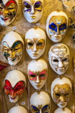 Karnaval maske dükkanda