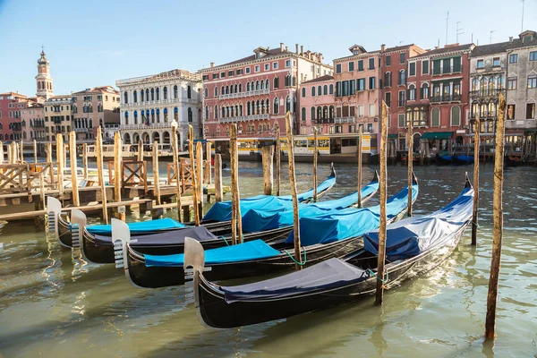 Gondeln am Canal Grande — Stockfoto