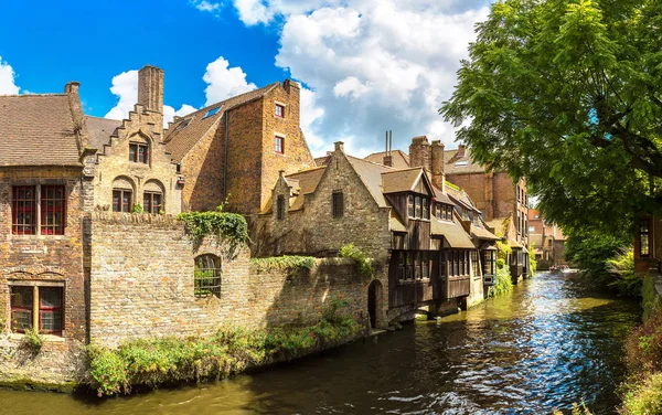 Bruges kanalda Panoraması — Stok fotoğraf