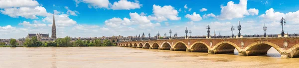 Old stony bridge in Bordeaux — Stock Photo, Image