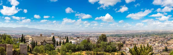 Panoramiczny widok z lotu ptaka Granady — Zdjęcie stockowe