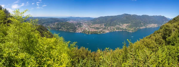 Como Gölü'nün panoramik görünüm — Stok fotoğraf