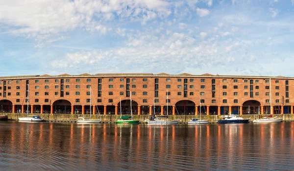 Blick auf albert dock in leverpool — Stockfoto