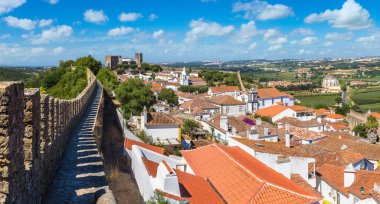 Obidos Ortaçağ şehrin panoramik havadan görünümü