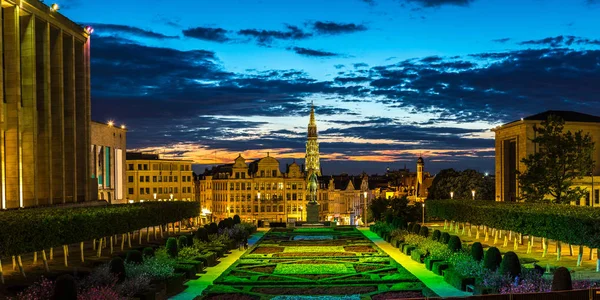 Cityscape de Bruxelas à noite — Fotografia de Stock