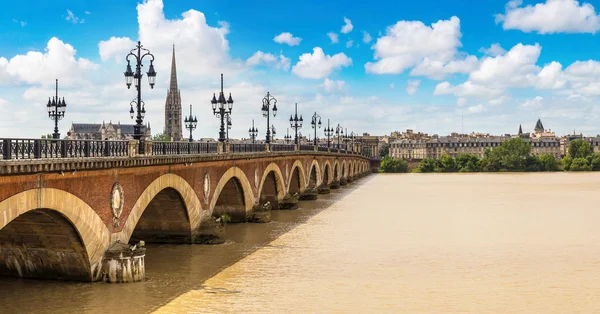 Panorama van Pont de pierre — Stockfoto