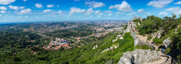 Замок маврів в місті Sintra — стокове фото