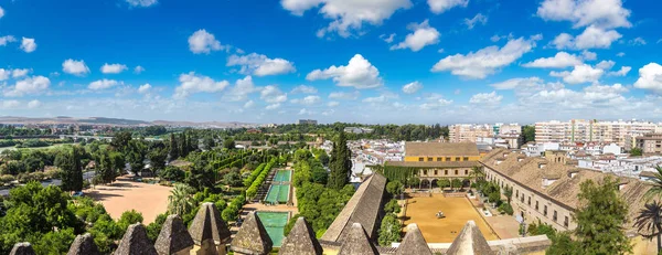 Panoramiczny widok na ogrody hotelu Alcazar — Zdjęcie stockowe