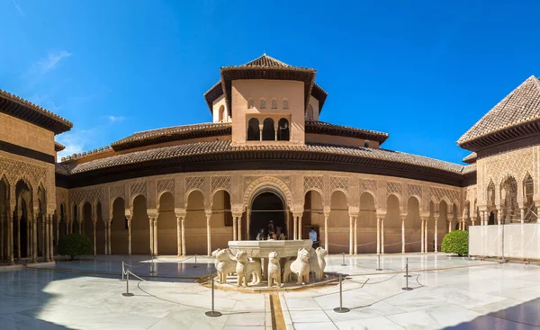 Domstolen av Lions i Alhambra palace — Stockfoto