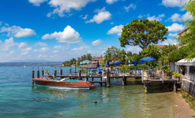 Sirmione üzerinde Garda Gölü Panoraması
