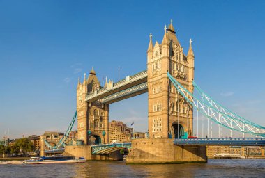 Londra 'daki kule köprüsü