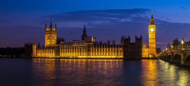 Güzel yaz gece Londra'da