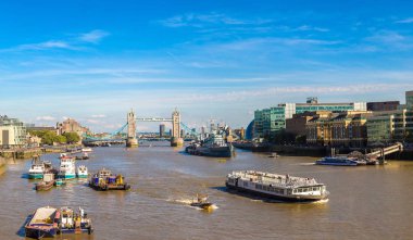 Londra Tower Bridge ve Hms Belfast savaş gemisi