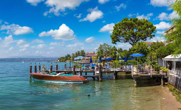 Panorama de Sirmione no lago Garda — Fotografia de Stock