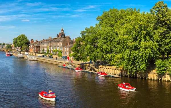 Řeka Ouse v Yorku, Anglie, Velká Británie — Stock fotografie