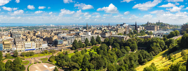 Панорамный вид на Эдинбург
