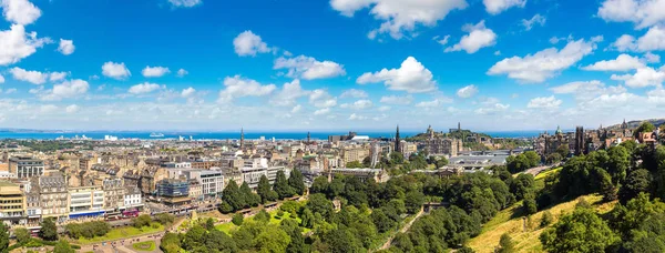 Edinburgh 'un panoramik görüntüsü — Stok fotoğraf