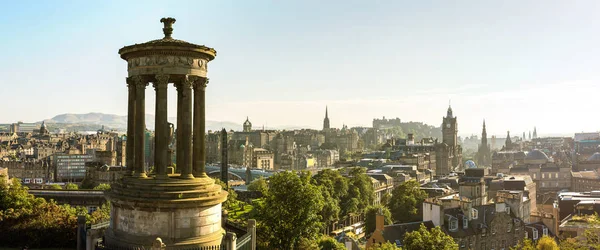 Castillo de Edimburgo desde Calton Hill — Foto de Stock