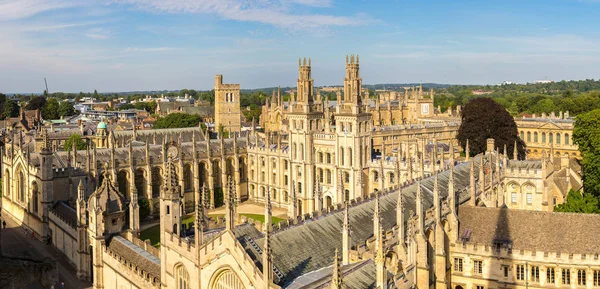 Panoramiczny widok z lotu ptaka z All Souls College — Zdjęcie stockowe