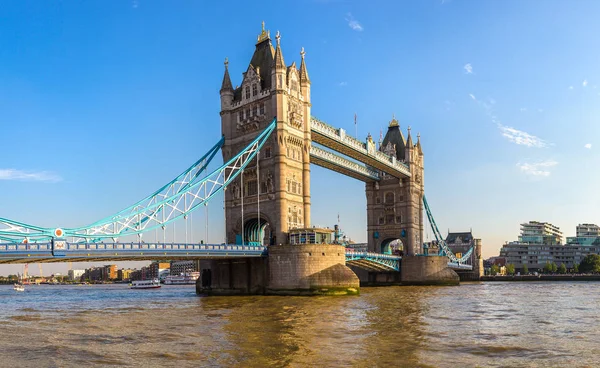 Tower Bridge in London — Stockfoto