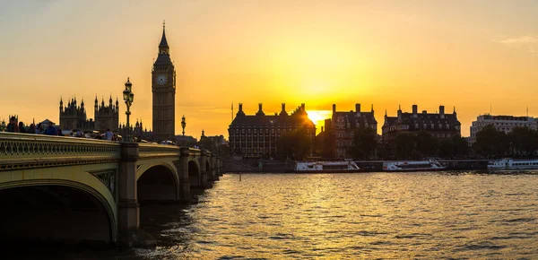 Londres en una hermosa noche de verano — Foto de Stock