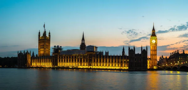 London i en vacker sommarnatt — Stockfoto