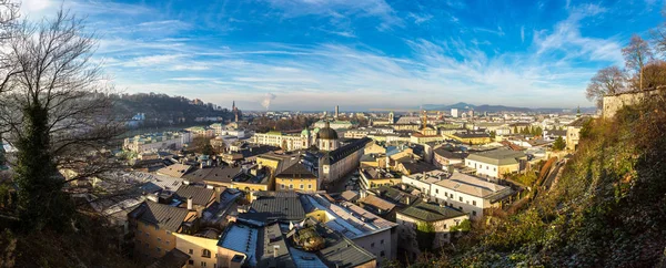 Vue aérienne panoramique de la cathédrale de Salzbourg — Photo