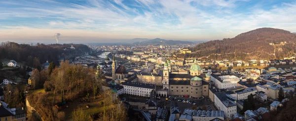 Panorámás a légi felvétel a salzburgi dóm — Stock Fotó