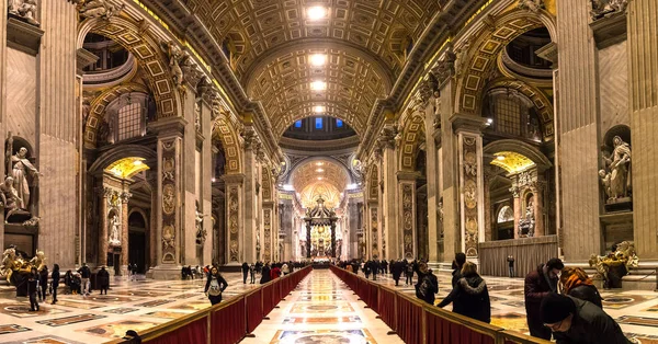 Interior of St. Peter Basilica — Stock Photo, Image
