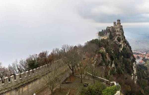 Rocca della Guaita fortaleza — Foto de Stock