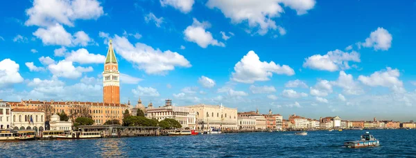 Campanile di San Marco en Venecia —  Fotos de Stock