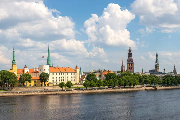 Panoramic view of old town in Riga — Stock Photo, Image