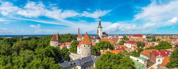 Widok z lotu ptaka miasta Tallin — Zdjęcie stockowe