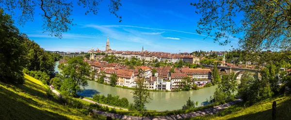 Vista sulla cattedrale di Berna e Berner Munster — Foto Stock