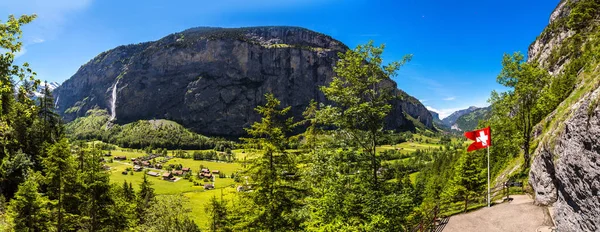 Panorama of Lauterbrunnen Valley — Stock Photo, Image