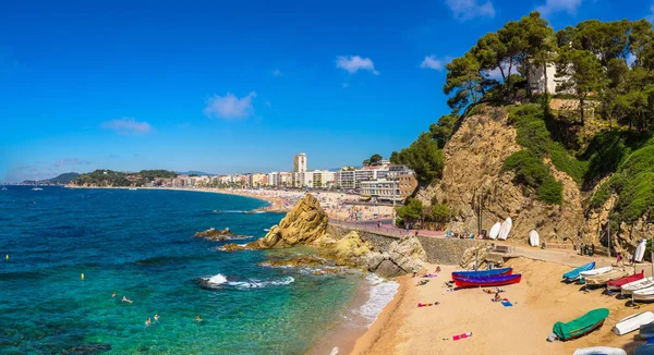 Rocas en la costa de Lloret de Mar — Foto de Stock