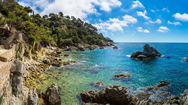 Stenen op de kust van Lloret de Mar — Stockfoto