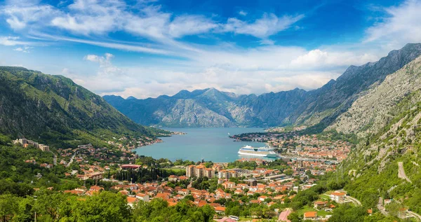 Панорама Котора в Чорногорії — стокове фото
