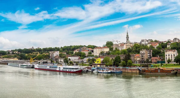 Belgrade cityscape from the Sava river — Stock Photo, Image