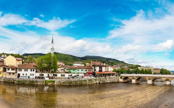 Panoramatický letecký pohled na Sarajevo — Stock fotografie