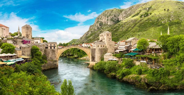 Panorama van de oude brug van Mostar — Stockfoto