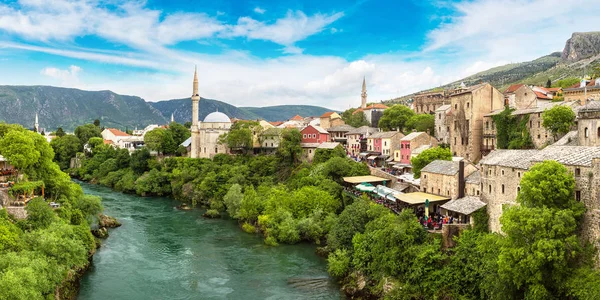 Panoráma starého mostu v Mostaru — Stock fotografie