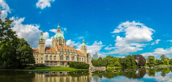 Panorama van nieuw stadhuis — Stockfoto