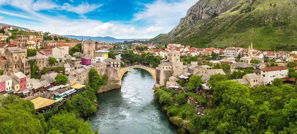 Panorama van de oude brug van Mostar — Stockfoto