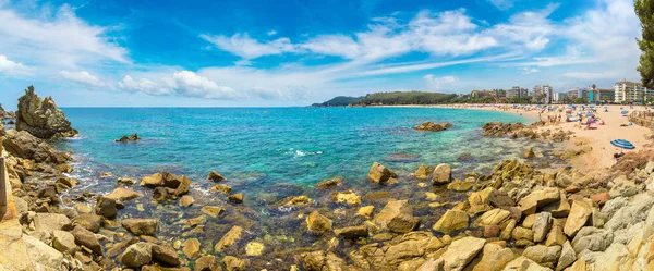 Rochers sur la côte de Lloret de Mar — Photo