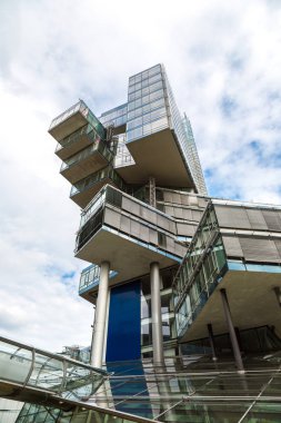 Hannover'da modern gökdelen